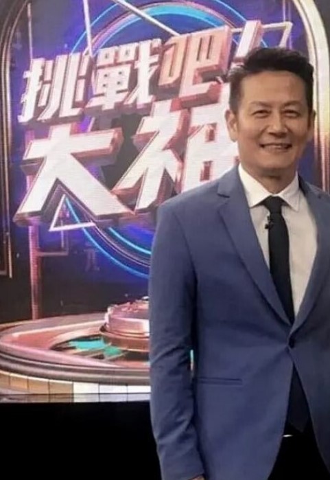 大三丫头新学期的第一堂课真实大学校园上课塞跳蛋自慰偷拍下课撒尿食堂打饭真实刺激 - 主播视频海报